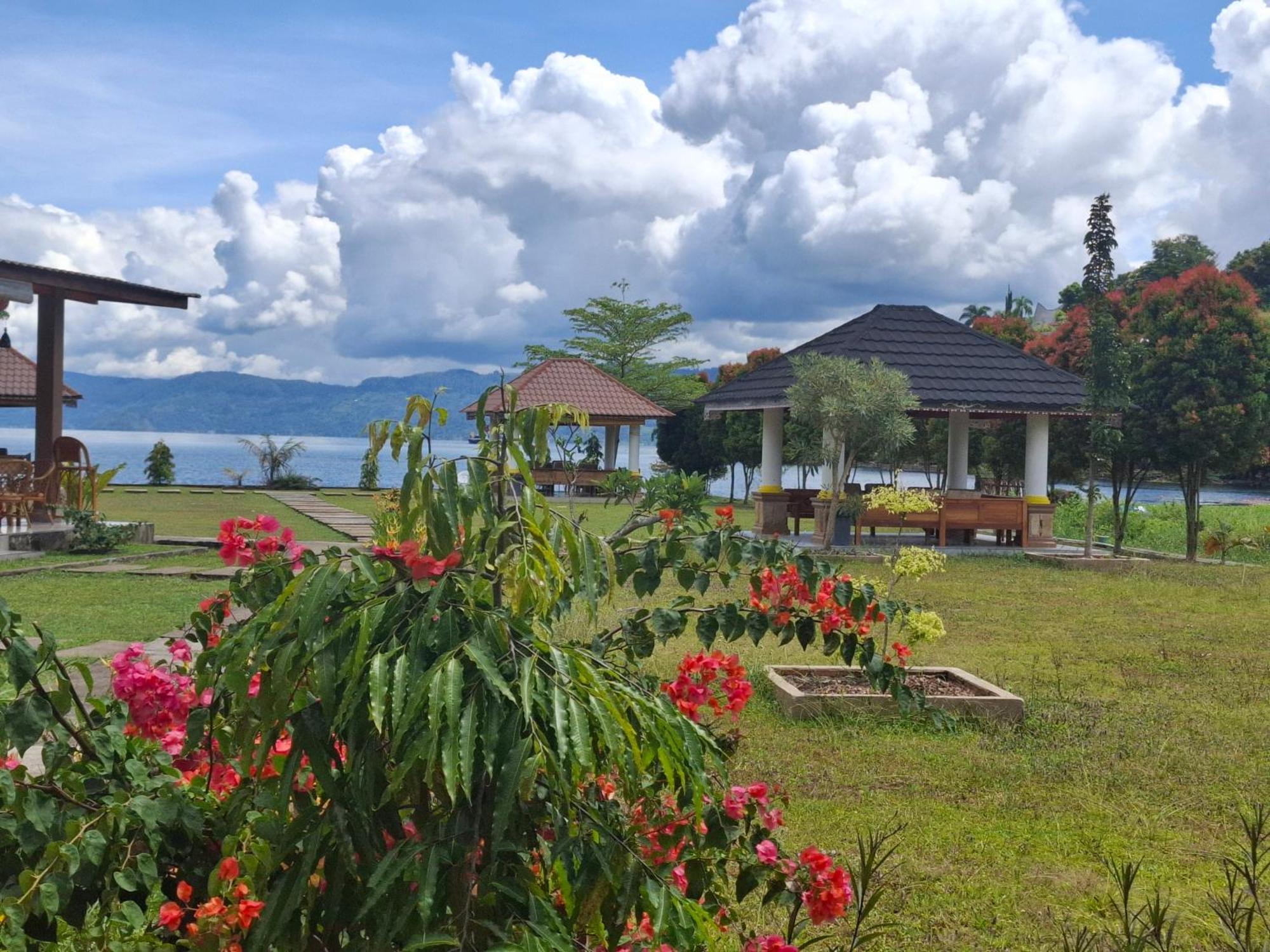 Juma Cottages トゥクトゥク エクステリア 写真